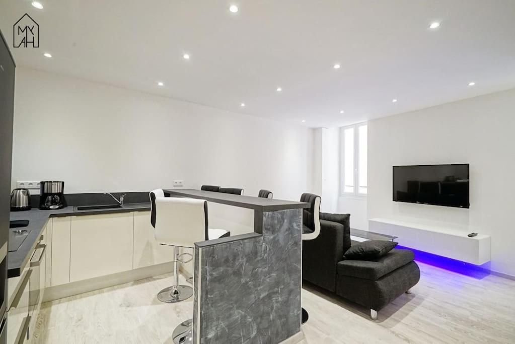 Carlota - Renove Au Coeur De La Vieille - By Tgb Apartment